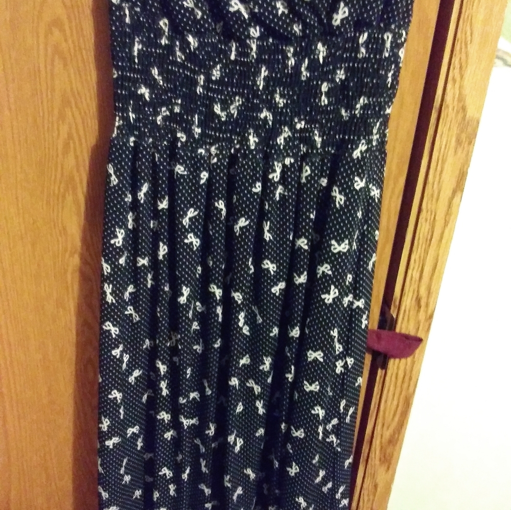 Dress - Picture 3 of 4